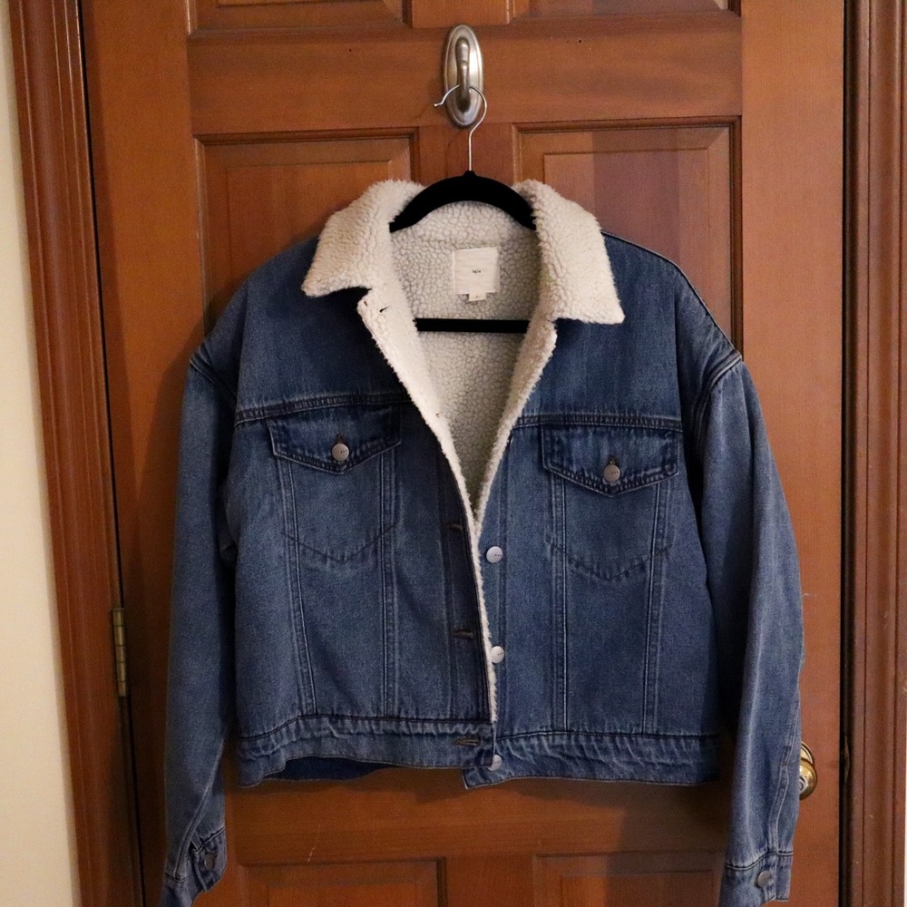 Cropped Women’s Jean Jacket